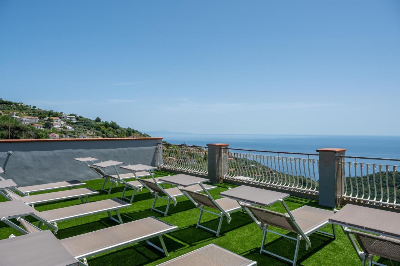 Hotel Montana Sant'Agata sui due Golfi Bagian luar foto