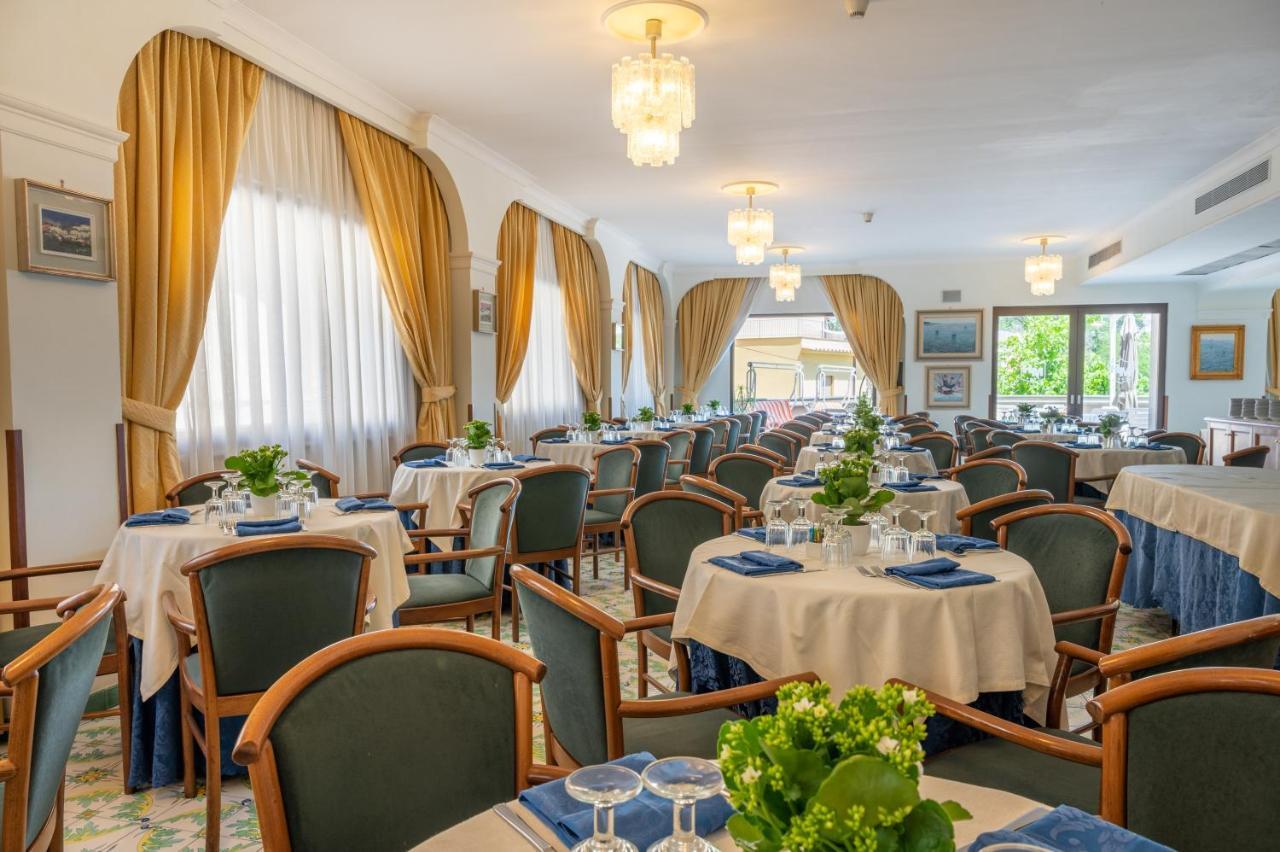 Hotel Montana Sant'Agata sui due Golfi Bagian luar foto