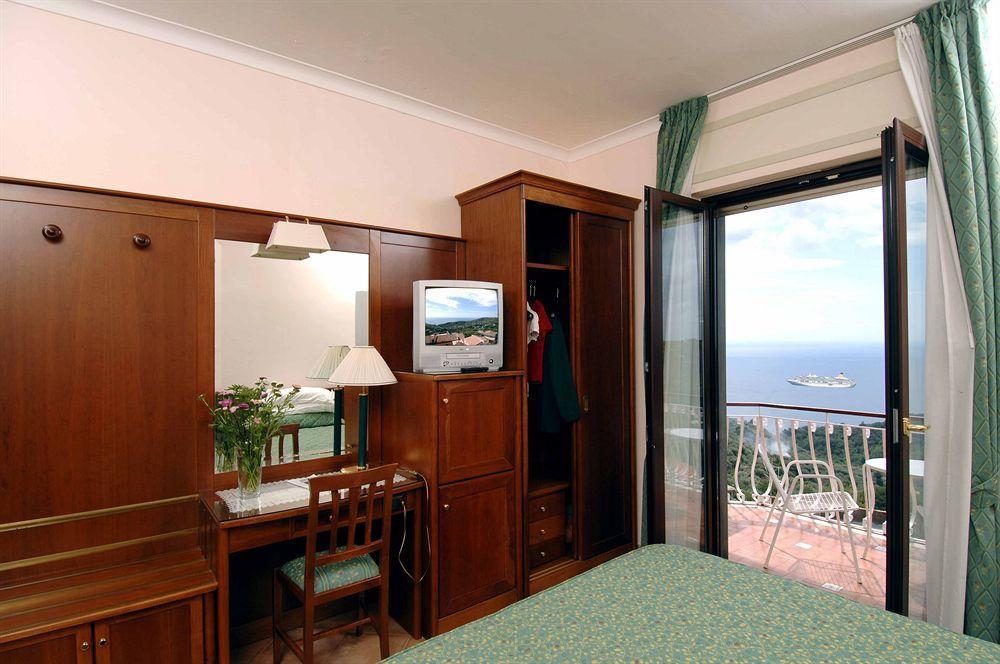 Hotel Montana Sant'Agata sui due Golfi Bagian luar foto
