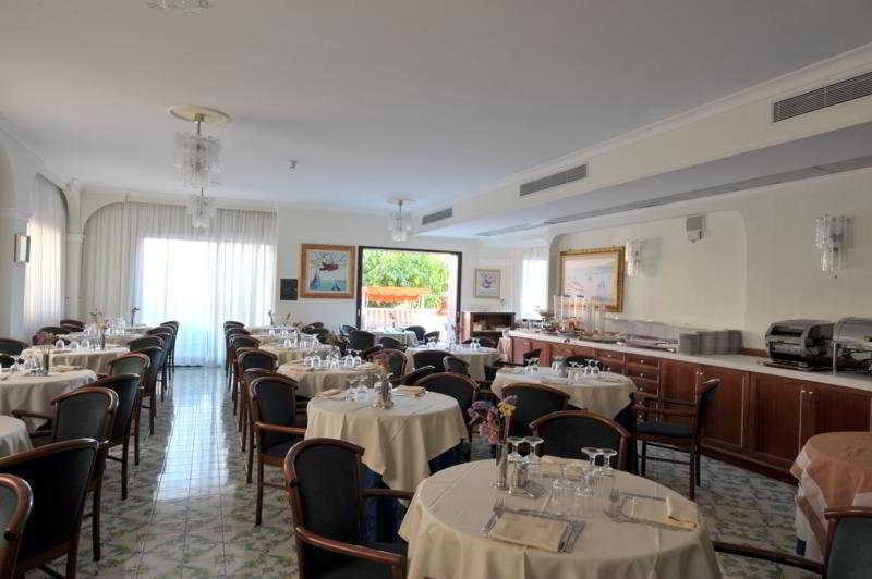 Hotel Montana Sant'Agata sui due Golfi Bagian luar foto