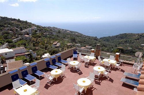 Hotel Montana Sant'Agata sui due Golfi Bagian luar foto