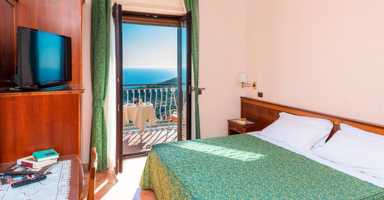 Hotel Montana Sant'Agata sui due Golfi Bagian luar foto