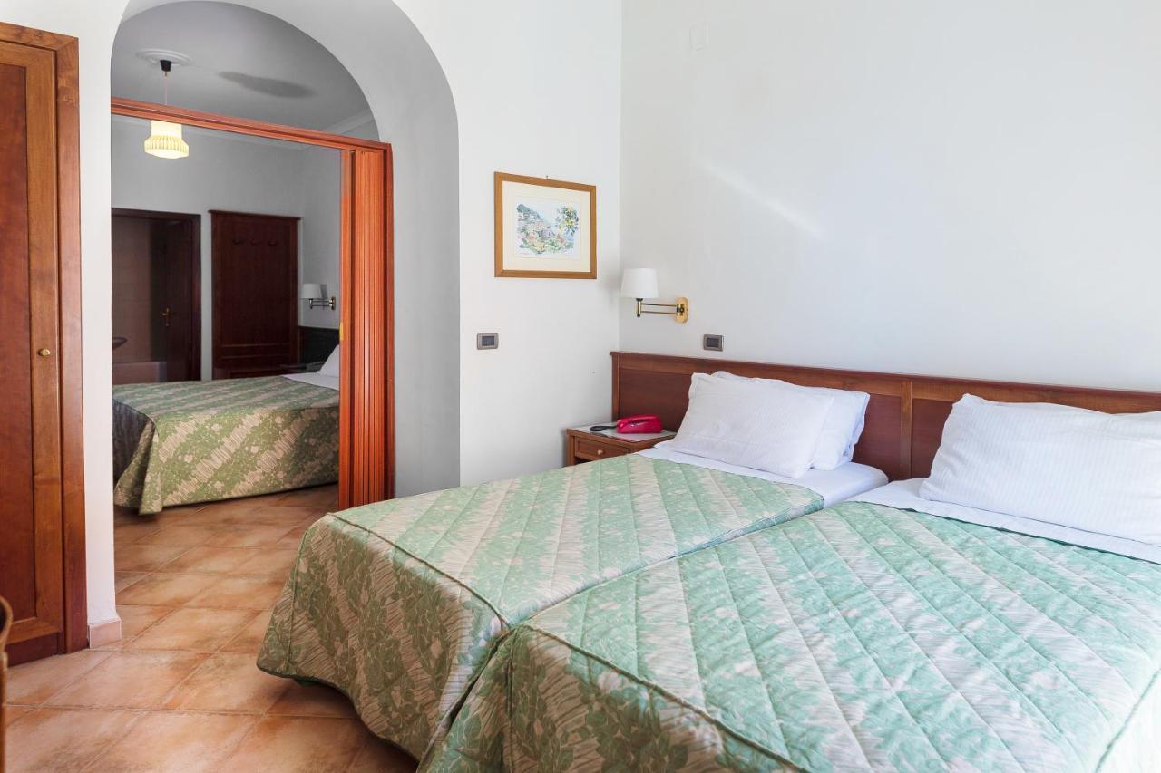 Hotel Montana Sant'Agata sui due Golfi Bagian luar foto