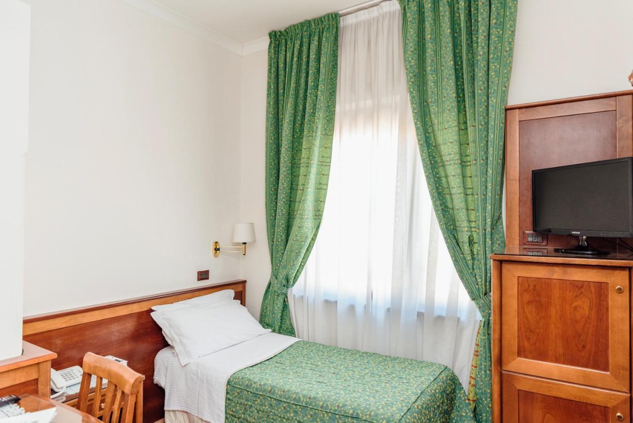Hotel Montana Sant'Agata sui due Golfi Bagian luar foto