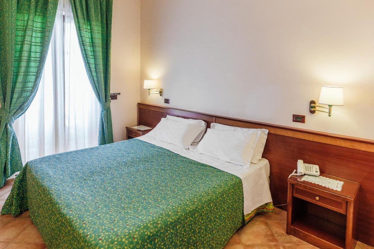 Hotel Montana Sant'Agata sui due Golfi Bagian luar foto