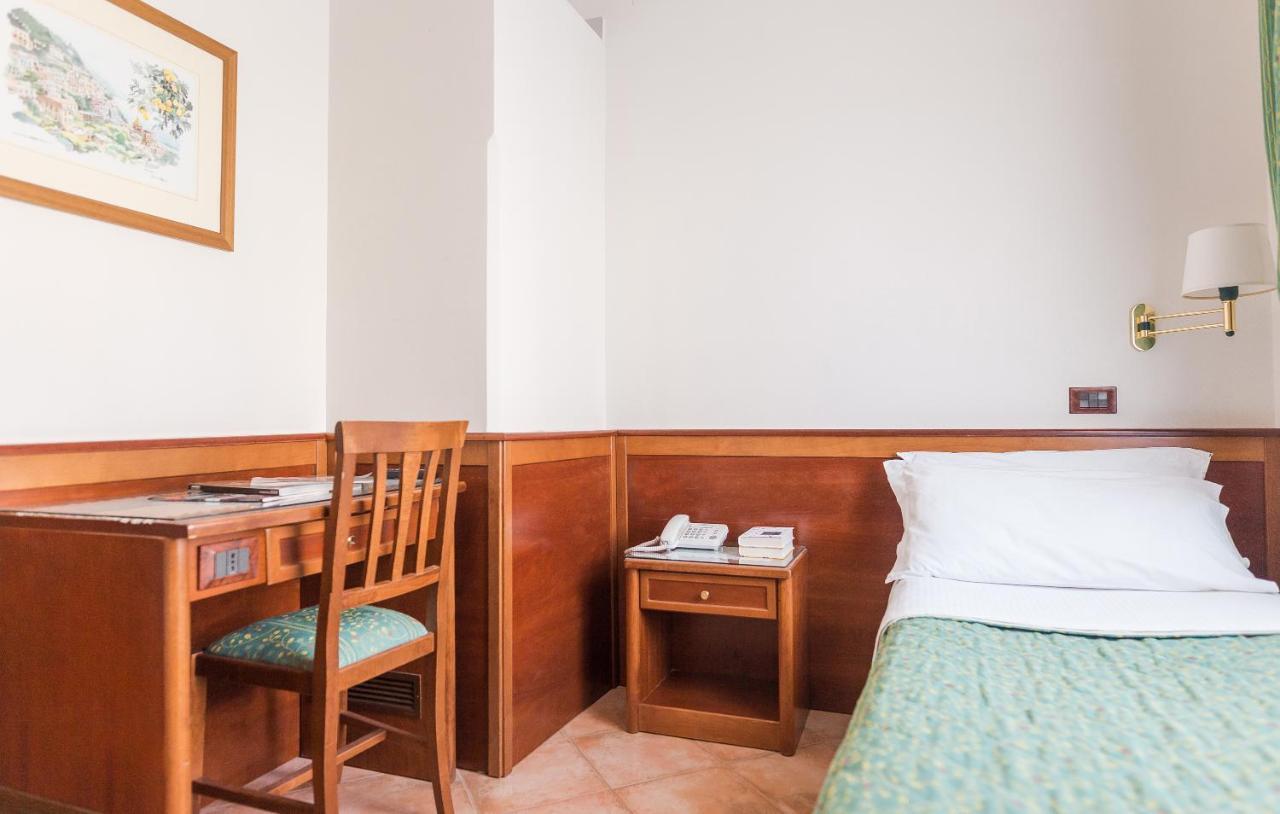 Hotel Montana Sant'Agata sui due Golfi Bagian luar foto