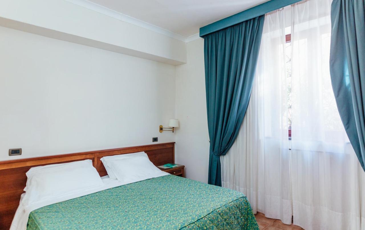 Hotel Montana Sant'Agata sui due Golfi Bagian luar foto